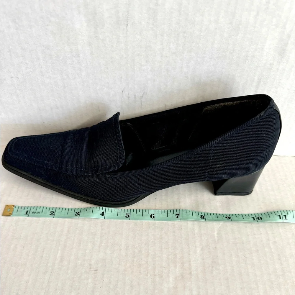 Vtg Stuart Weitzman-Square toe loafers in navy blue with 1.5”heel.Size 9.5 - Picture 7 of 7